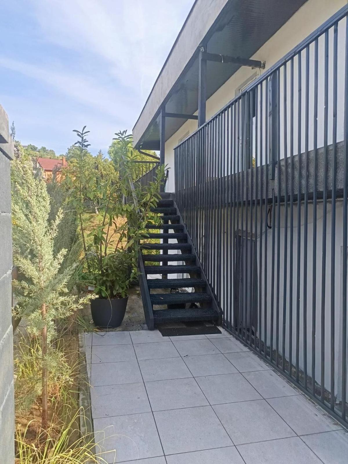 Lala Home Oradea Exteriör bild