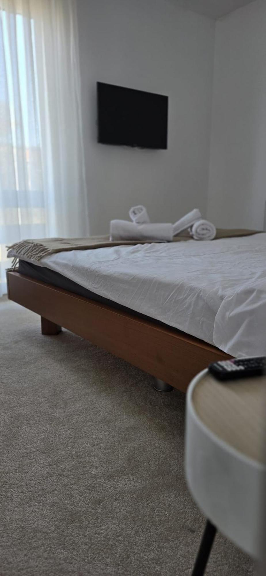 Lala Home Oradea Exteriör bild